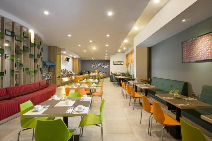 Imagen del bar/restaurante del Hotel Khas Pekalongan. Foto 16