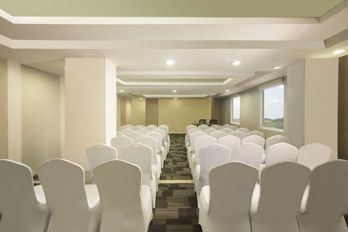 Imagen de los interiores del Hotel Khas Pekanbaru. Foto 14