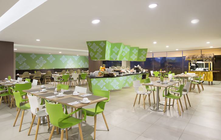 Imagen del bar/restaurante del Hotel Khas Pekanbaru. Foto 4