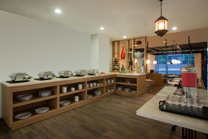 Imagen del bar/restaurante del Hotel Khas Tugu Yogyakarta. Foto 5