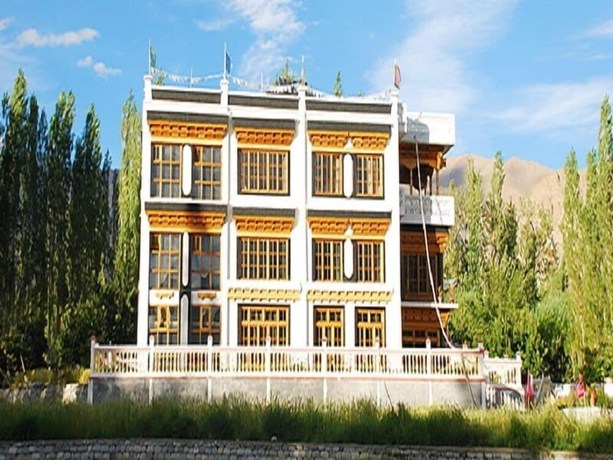 Imagen general del Hotel Khasdan. Foto 1