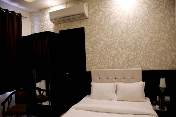 Imagen de la habitación del Hotel Khatana Palace. Foto 19