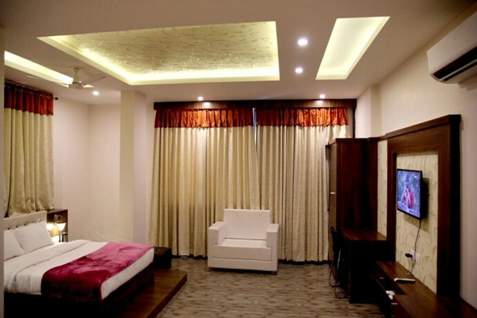 Imagen de la habitación del Hotel Khatana Palace. Foto 21