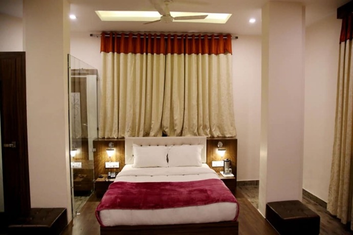 Imagen de la habitación del Hotel Khatana Palace. Foto 23
