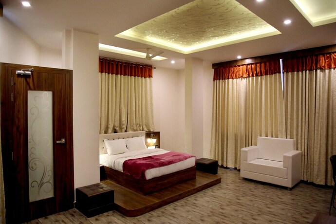 Imagen de la habitación del Hotel Khatana Palace. Foto 24