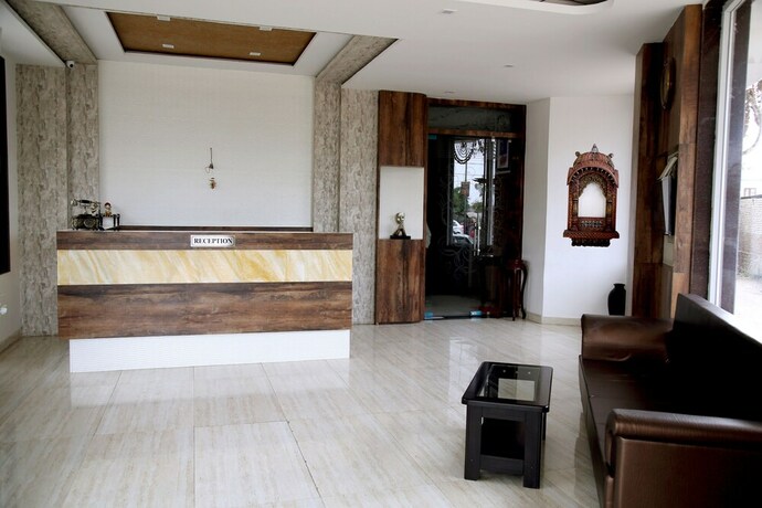 Imagen de los interiores del Hotel Khatana Palace. Foto 36