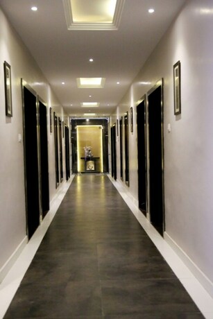 Imagen de los interiores del Hotel Khatana Palace. Foto 37