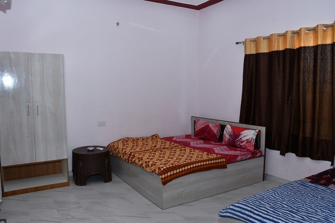 Imagen de la habitación del Hotel Khatushyamji. Foto 4