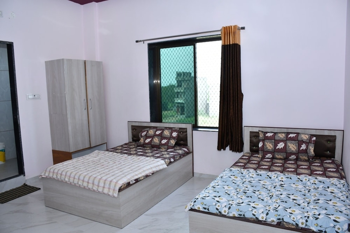 Imagen de la habitación del Hotel Khatushyamji. Foto 10