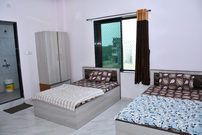 Imagen de la habitación del Hotel Khatushyamji. Foto 11