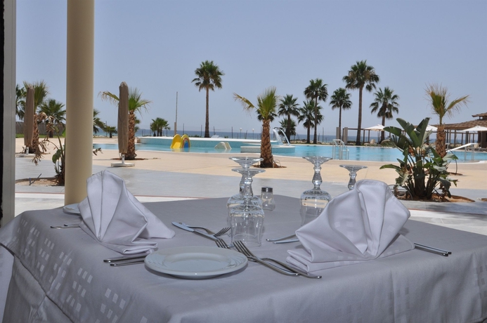 Imagen del bar/restaurante del Hotel Khayam Garden Beach Resort and Spa. Foto 3