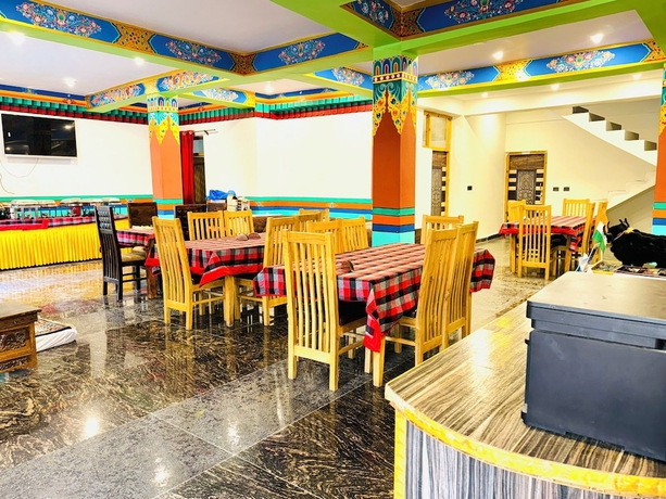 Imagen del bar/restaurante del Hotel Khayul. Foto 4