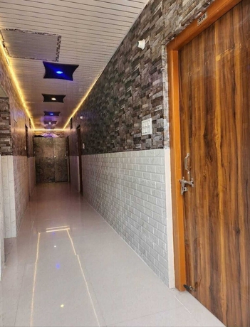 Imagen de los interiores del Hotel Khetan Residency Yamunotri Dham. Foto 9