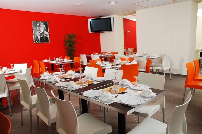 Imagen del bar/restaurante del Hotel Khla Nice. Foto 2