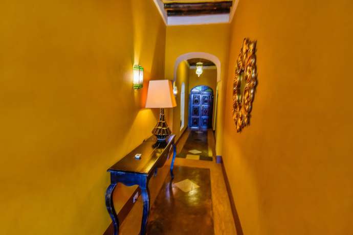 Imagen de los interiores del Hotel Kholle House. Foto 16