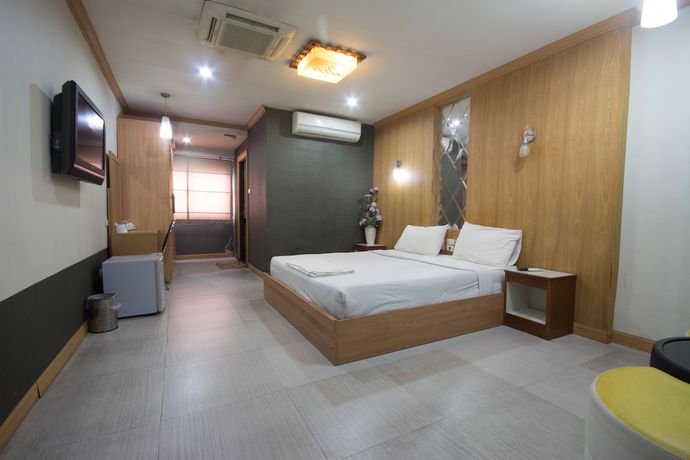 Imagen de la habitación del Hotel Khon Kaen Ruenrom. Foto 9
