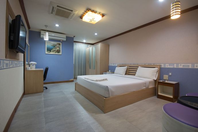 Imagen de la habitación del Hotel Khon Kaen Ruenrom. Foto 10