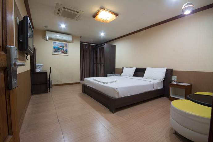 Imagen de la habitación del Hotel Khon Kaen Ruenrom. Foto 12
