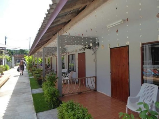 Imagen de la habitación del Hotel Khum Laanta Resort. Foto 5