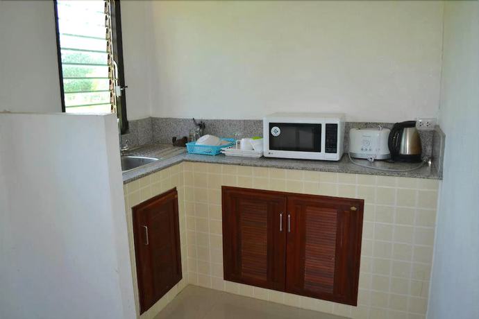 Imagen de la habitación del Hotel Khum Laanta Resort. Foto 15