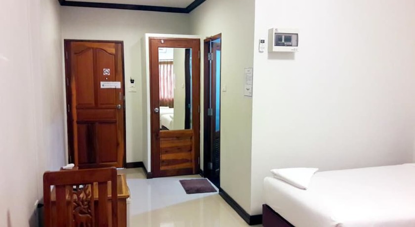 Imagen de la habitación del Hotel Khum Nakhon. Foto 4