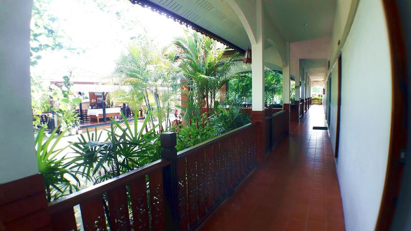 Imagen de los exteriores del Hotel Khum Nakhon. Foto 17