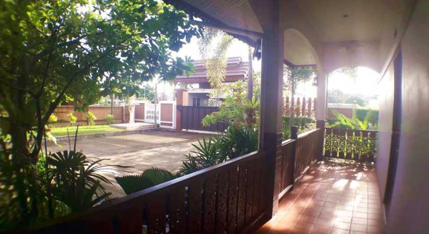 Imagen de los exteriores del Hotel Khum Nakhon. Foto 18