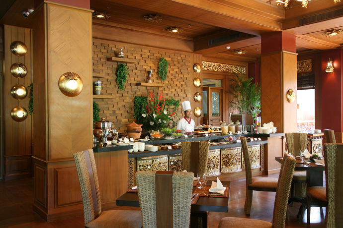 Imagen del bar/restaurante del Hotel Khum Phaya Resort and Spa Boutique Collection. Foto 4