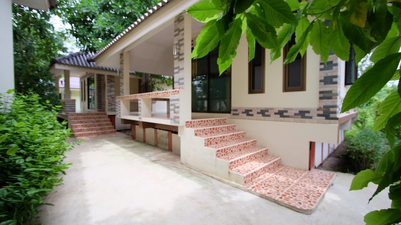 Imagen de la habitación del Hotel Khumphyazaw Resort. Foto 10