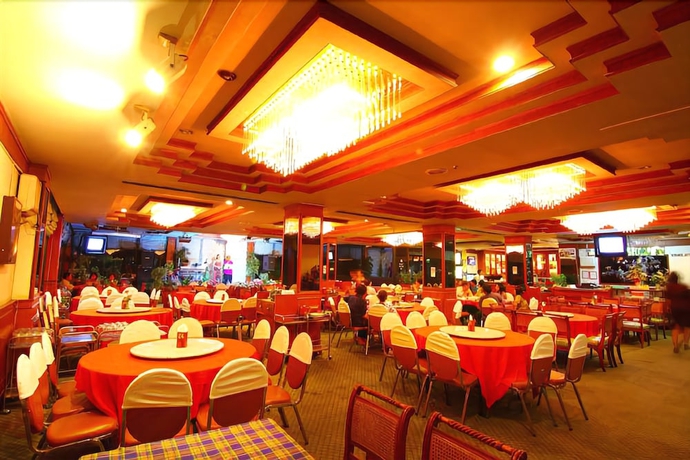 Imagen del bar/restaurante del Hotel Khumsuphan Hotel. Foto 4