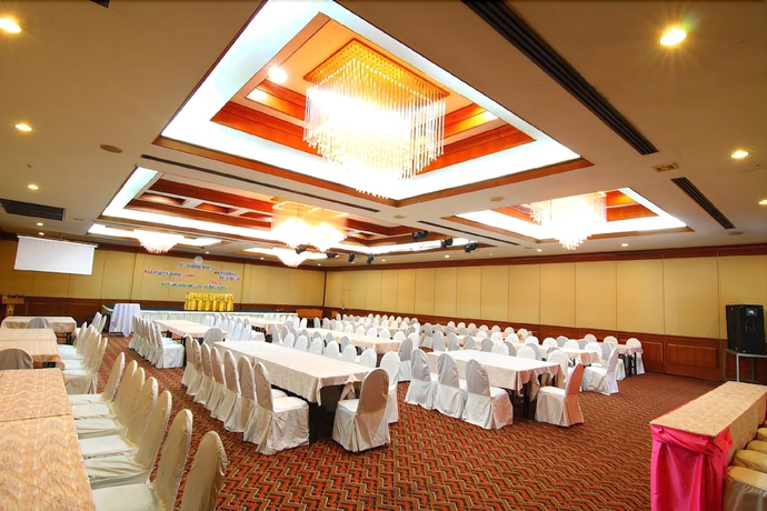 Imagen de los interiores del Hotel Khumsuphan Hotel. Foto 11