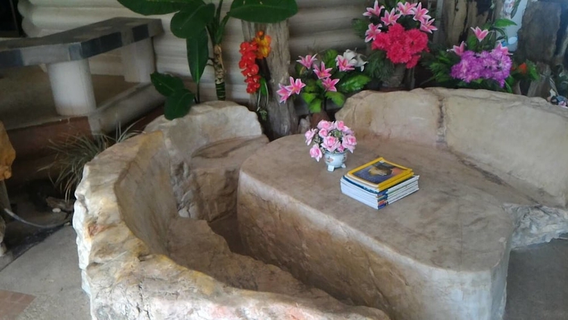 Imagen de los interiores del Hotel Khwan Darunee. Foto 16