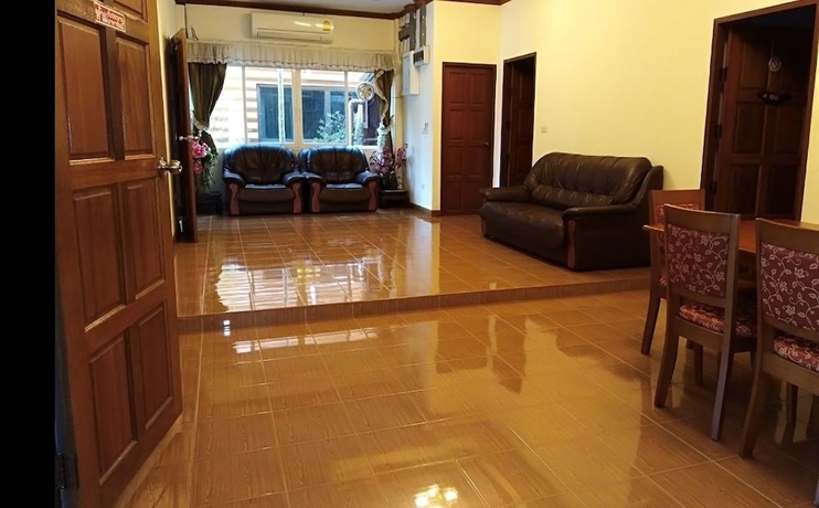 Imagen de la habitación del Hotel Khwan Darunee. Foto 12