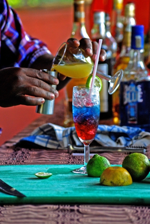 Imagen del bar/restaurante del Hotel Kia Lodge. Foto 6