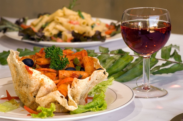 Imagen del bar/restaurante del Hotel Kia Lodge. Foto 7