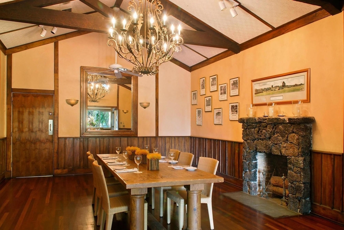 Imagen del bar/restaurante del Hotel Kiahuna Plantation Resort Kauai By Outrigger. Foto 4