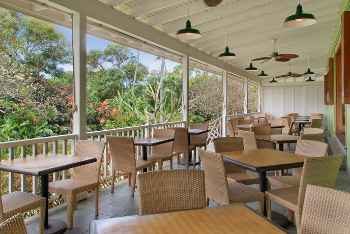 Imagen del bar/restaurante del Hotel Kiahuna Plantation Resort Kauai By Outrigger. Foto 5