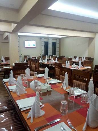 Imagen del bar/restaurante del Hotel Kiandani. Foto 3