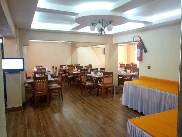 Imagen del bar/restaurante del Hotel Kiandani. Foto 4