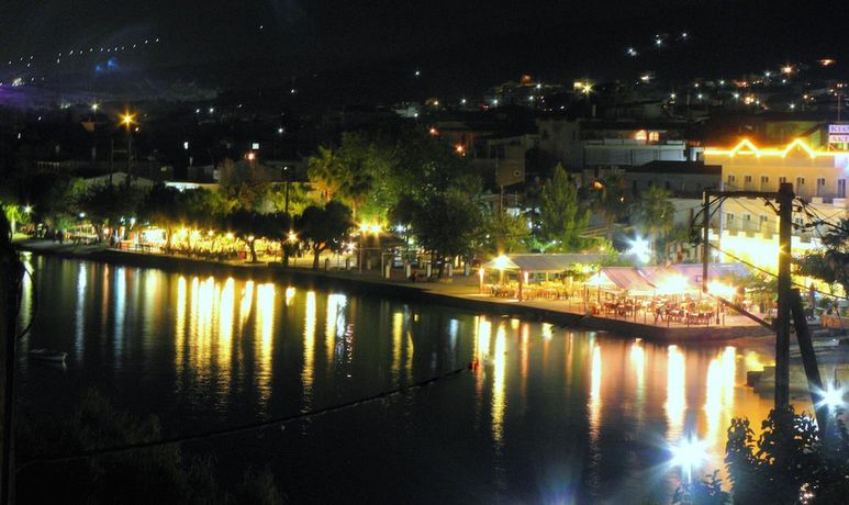 Imagen de la piscina del Hotel Kiani Akti, Aigialeia. Foto 20