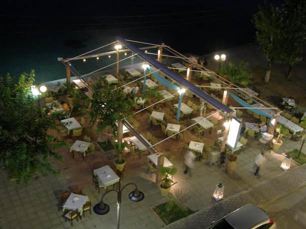 Imagen del bar/restaurante del Hotel Kiani Akti, Aigialeia. Foto 4