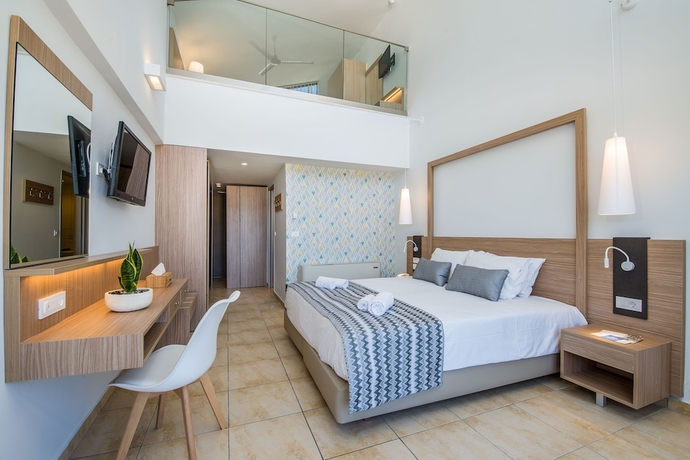 Imagen de la habitación del Hotel Kiani Beach Resort Family. Foto 9