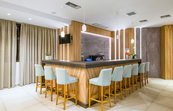 Imagen de los interiores del Hotel Kiani Beach Resort Family. Foto 18