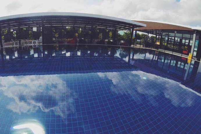 Imagen de la piscina del Hotel Kiat Nakhon. Foto 6