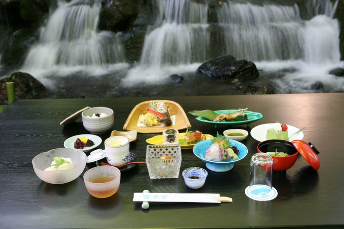 Imagen del bar/restaurante del Hotel Kibune Hiroya. Foto 7