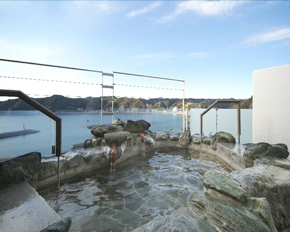 Imagen de la piscina del Hotel Kichimu. Foto 19