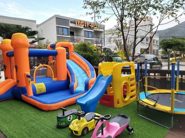 Imagen general del Hotel Kids House. Foto 1