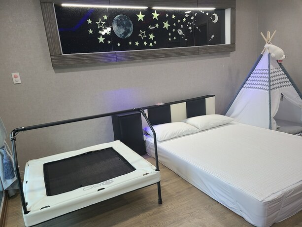 Imagen de la habitación del Hotel Kids House. Foto 11