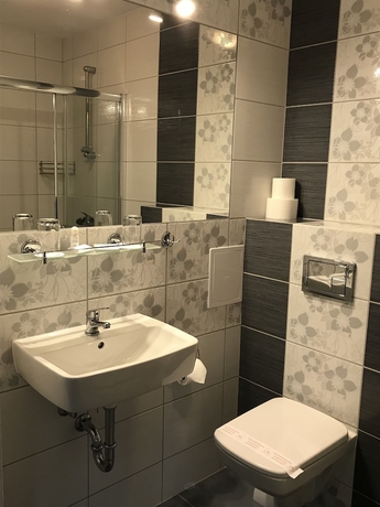 Imagen de la habitación del Hotel Kielczanka. Foto 11