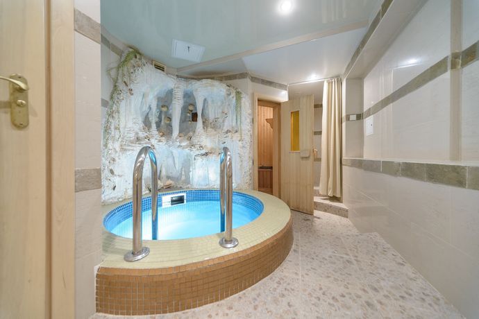 Imagen de la piscina del Hotel Kiev Accommodation Service. Foto 20